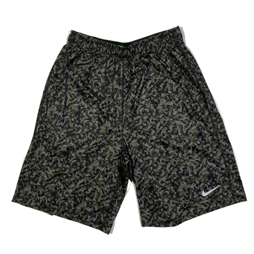 Men’s Dri-Fit Nike Shorts (Medium)